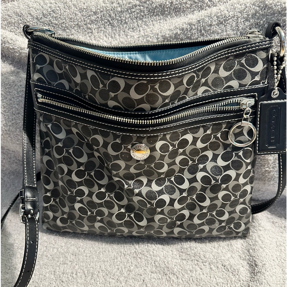 Coach - Picture 5 of 5